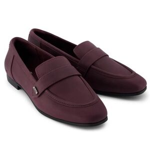 New (5) TOMS Lynette Blackberry Leather Loafer